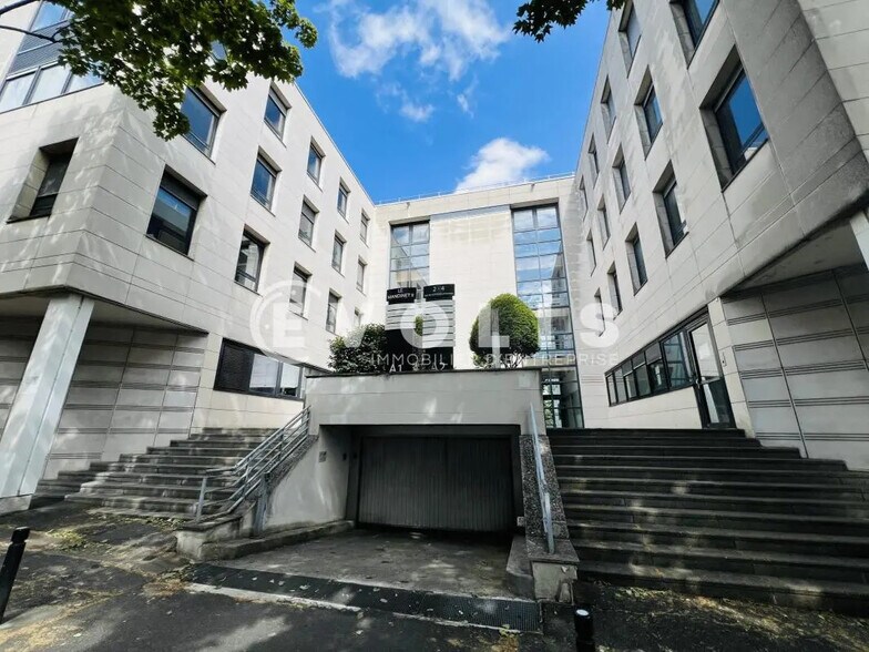 Bureau dans Lognes à louer - Photo de l’immeuble – Image 1 sur 8