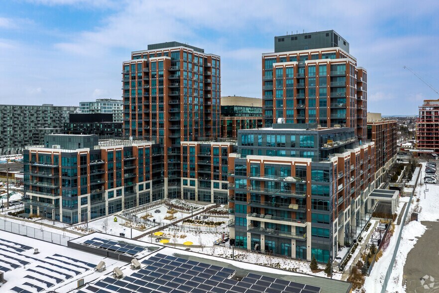 11 Tippett Rd, Toronto, ON à vendre - Photo de l’immeuble – Image 2 sur 12