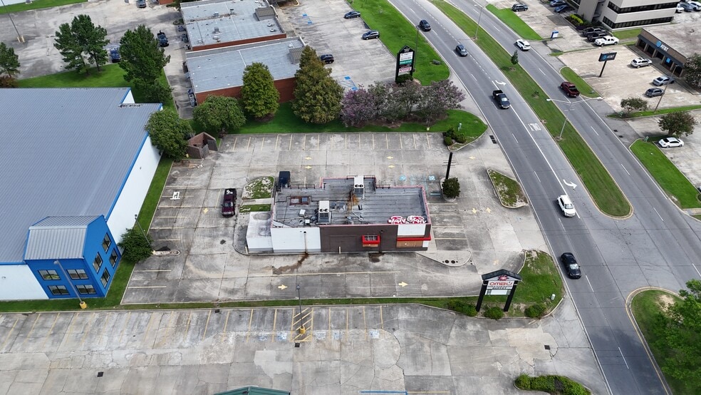 3120 S Sherwood Forest Blvd, Baton Rouge, LA à vendre - Photo de l’immeuble – Image 3 sur 5