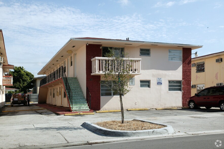 Las Brisas Apartments portefeuille de 2 biens à vendre sur LoopNet.fr - Photo principale – Image 2 sur 2