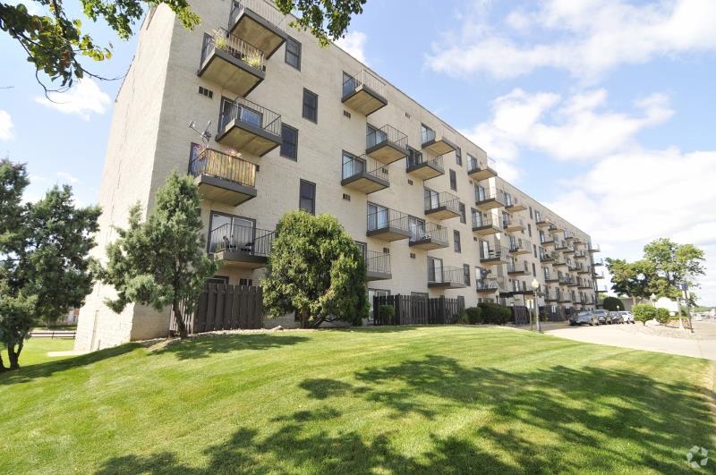 320 Blake Rd N, Hopkins, MN à vendre - Photo de l’immeuble – Image 3 sur 40