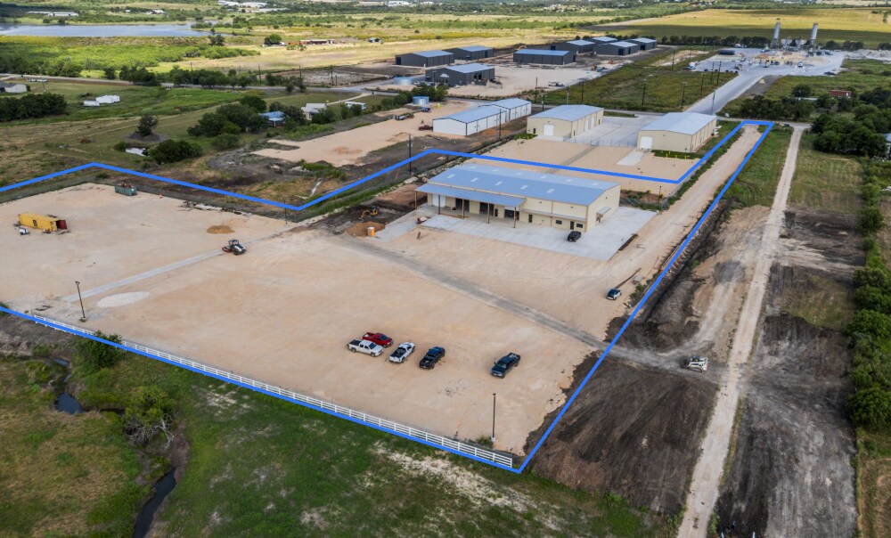 782 Soechting Rd, New Braunfels, TX à louer Photo de l’immeuble– Image 1 sur 7