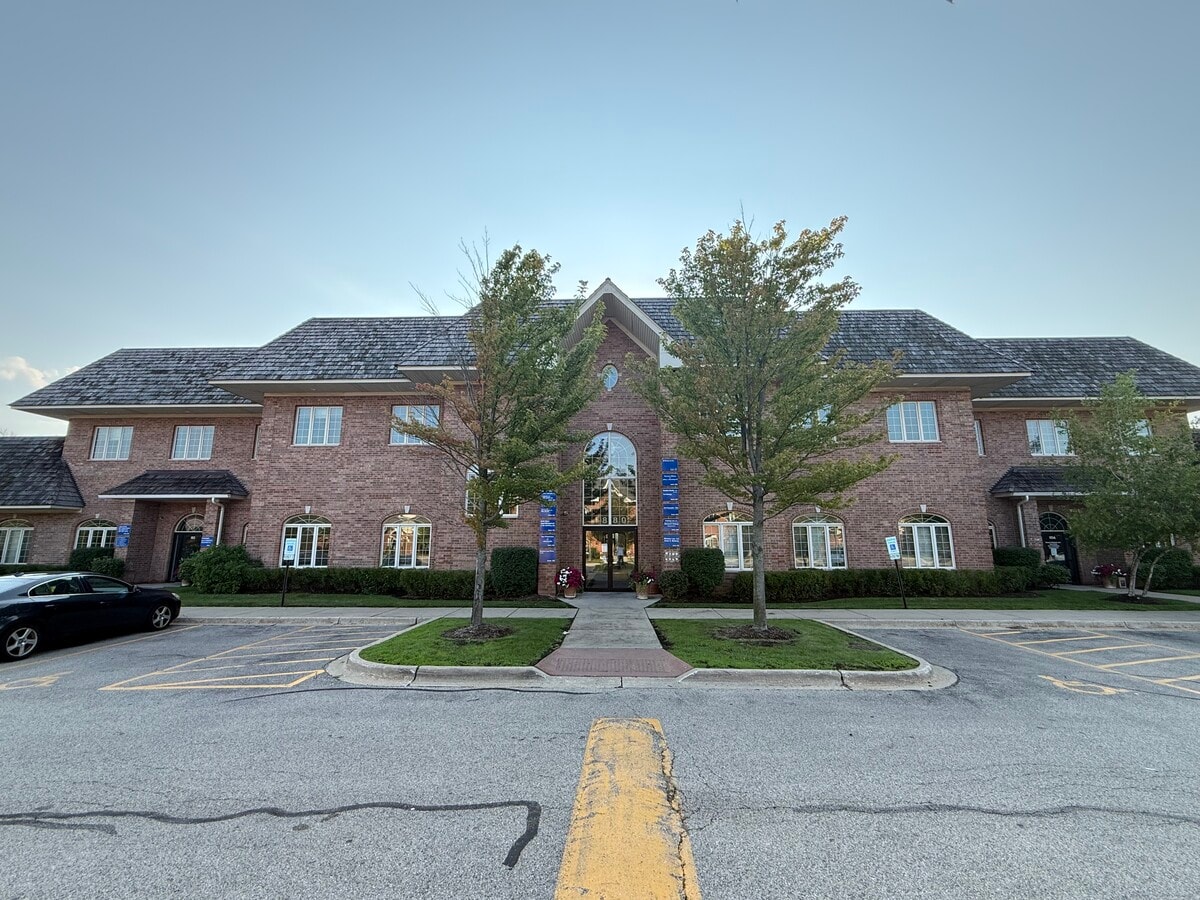 1880 W Winchester Rd, Libertyville, IL 60048 - Lot 204 - - Photo intérieure - Image 2 of 24
