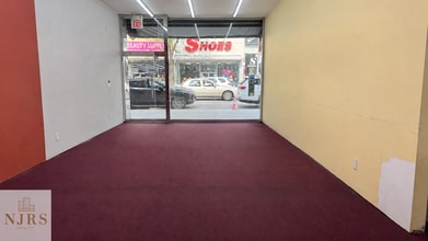 1608 Pitkin Ave, Brooklyn, NY à louer Photo intérieure– Image 2 sur 9