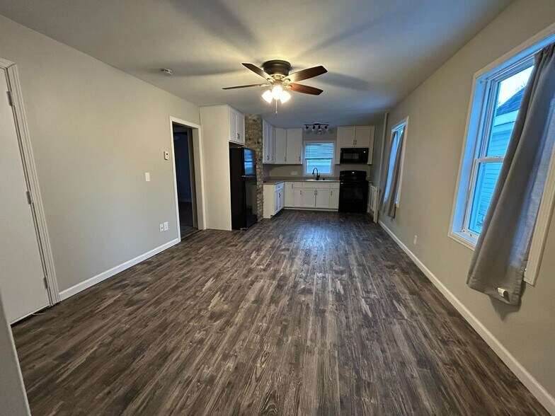 215 S 5th St, Montevideo, MN à vendre - Photo de l’immeuble – Image 1 sur 1