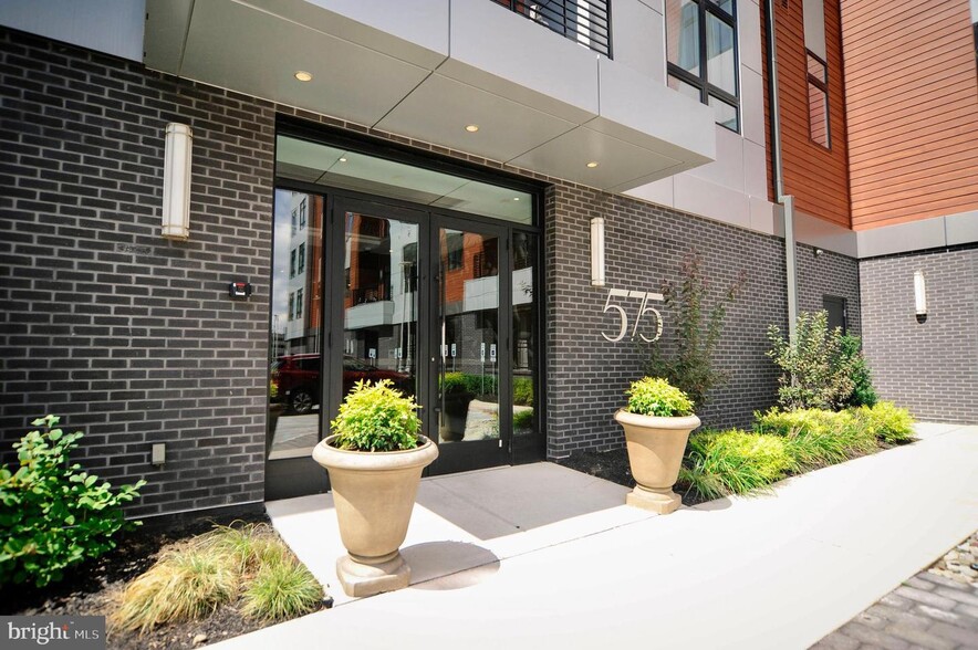 575 S Goddard Blvd, King Of Prussia, PA à vendre - Photo de l’immeuble – Image 3 sur 39