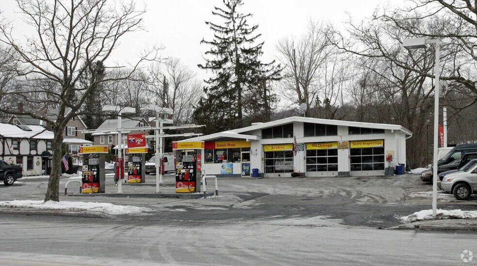 1821 Commerce St, Yorktown Heights, NY à vendre - Photo principale – Image 1 sur 3