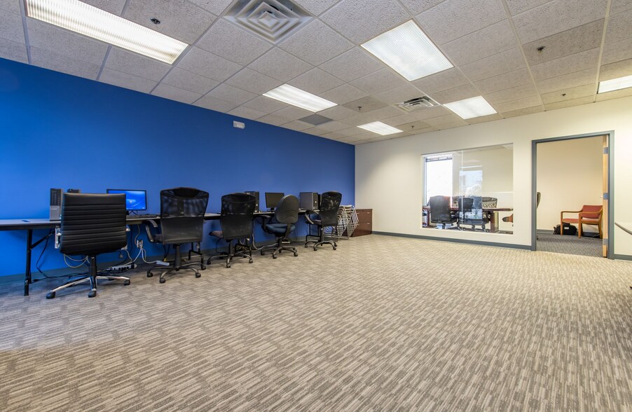 2099 Monroe Dr NE, Atlanta, GA à louer - Photo de l’immeuble – Image 3 sur 11