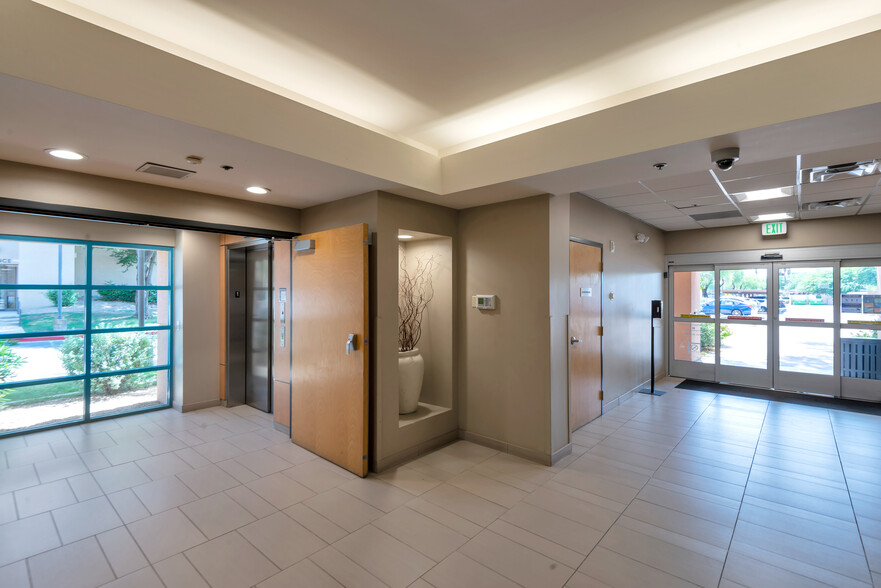 10290 N 92nd St, Scottsdale, AZ à louer - Photo intérieure – Image 3 sur 8