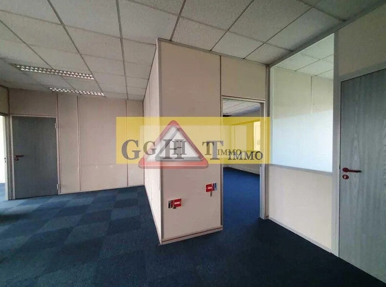 Bureau dans Saclay à louer - Photo de l’immeuble – Image 3 sur 6