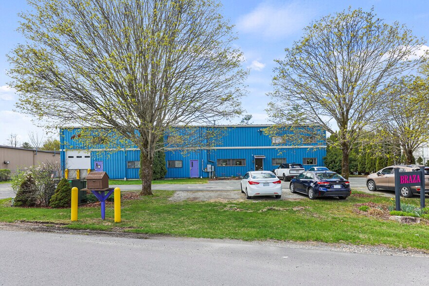 8 Run Way, Lee, MA à vendre - Photo principale – Image 1 sur 13