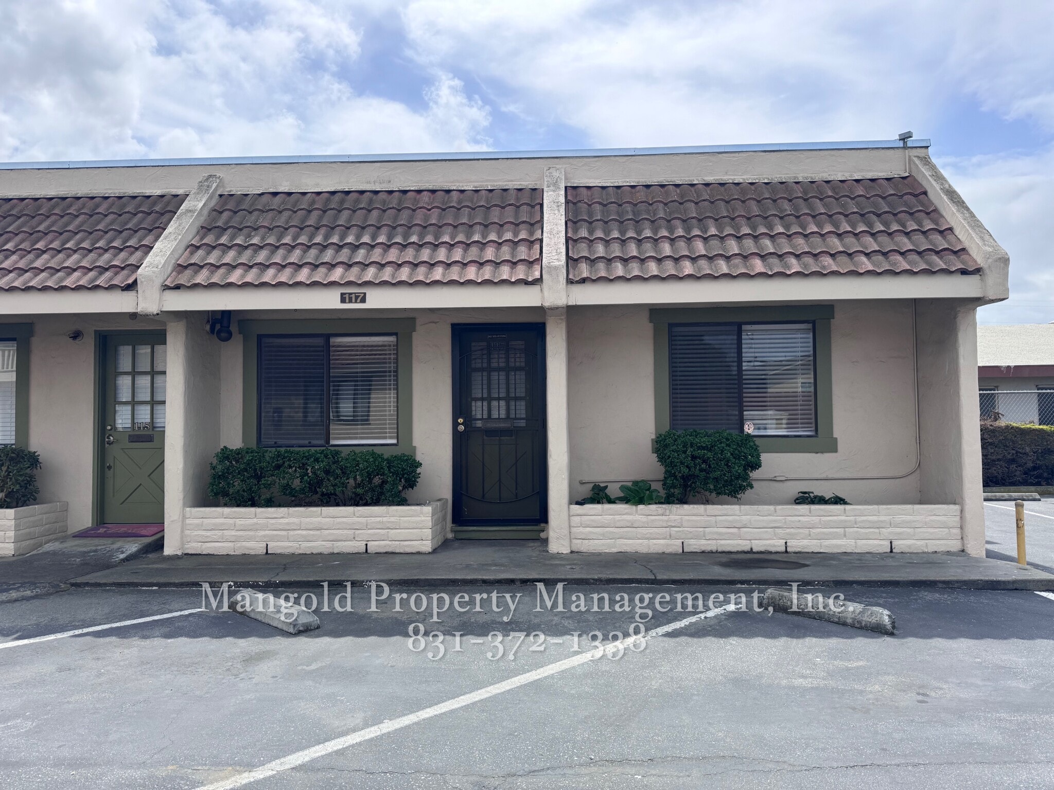 1283-1287 N Main St, Salinas, CA à louer Photo de l’immeuble– Image 1 sur 10