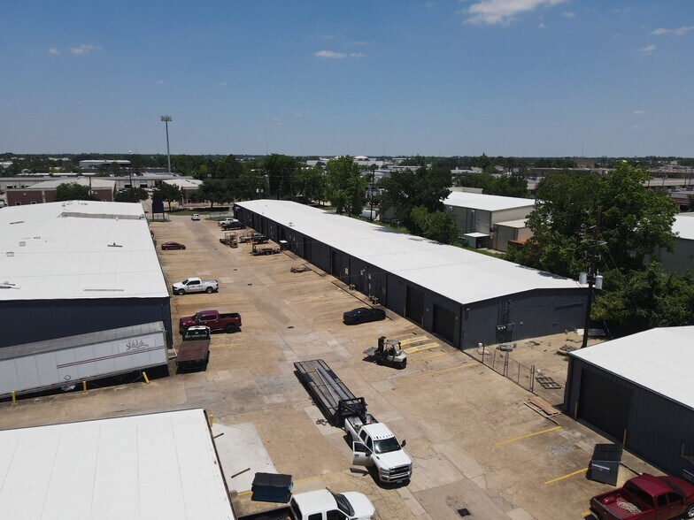 9863 Tanner Rd, Houston, TX à louer - Photo de l’immeuble – Image 3 sur 8