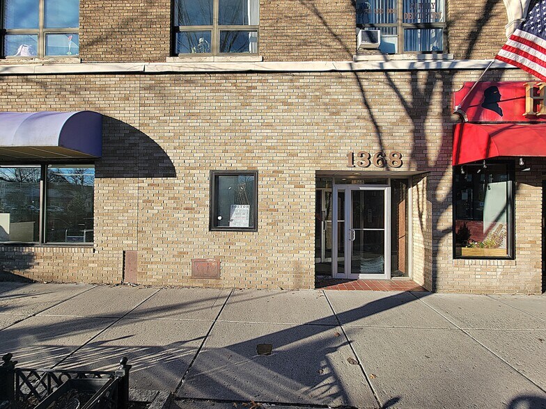 1368-1376 Beacon St, Brookline, MA à louer - Photo de l’immeuble – Image 1 sur 1