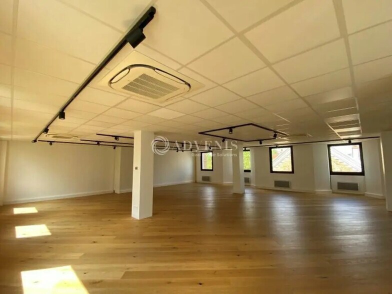 Bureau dans Boulogne-Billancourt à louer - Photo de l’immeuble – Image 3 sur 8