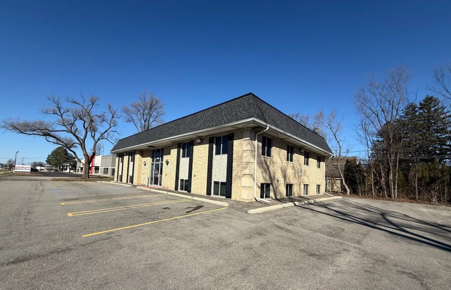 26440 Southfield Rd, Lathrup Village, MI à louer - Photo de l’immeuble – Image 3 sur 19