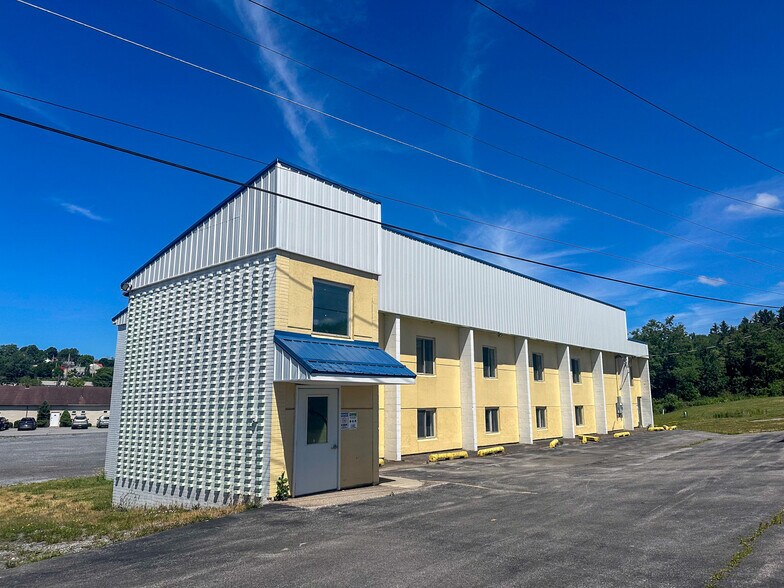 1001 Rowena Dr, Ebensburg, PA à vendre - Photo de l’immeuble – Image 3 sur 19