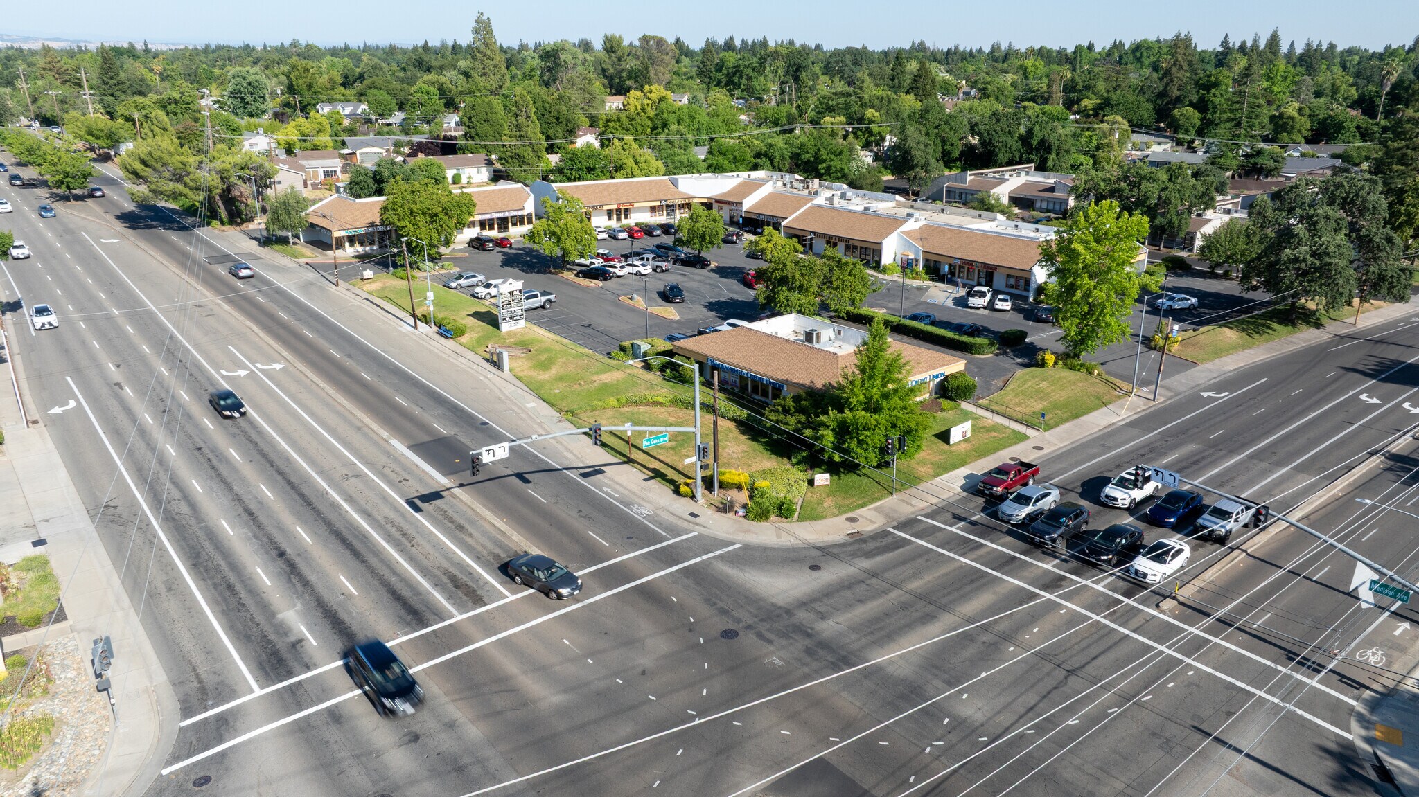 8102-8124 Madison Ave, Fair Oaks, CA à louer Photo de l’immeuble– Image 1 sur 8