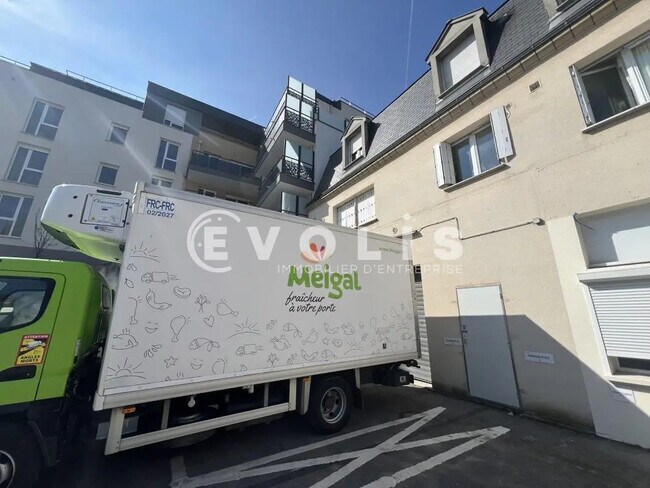 Plus de détails pour Local d’activités à vendre