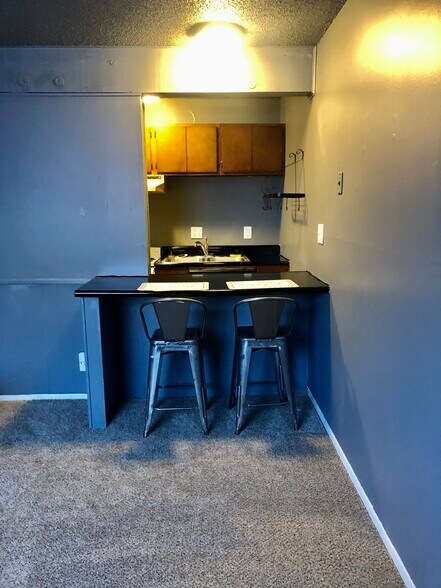 919 SW Tyler St, Topeka, KS à vendre - Photo de l’immeuble – Image 3 sur 17