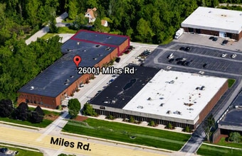 26001 Miles Rd, Warrensville Heights, OH à louer Aérien– Image 1 sur 2