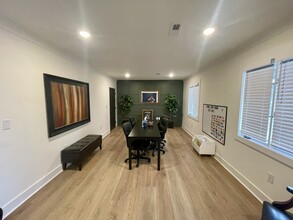 4381 Charlotte Hwy, Lake Wylie, SC à louer Photo intérieure– Image 2 sur 12
