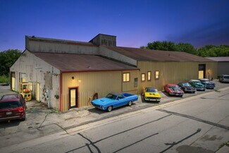 Plus de détails pour W208N16710 S Center St, Jackson, WI - Spécialisé à vendre