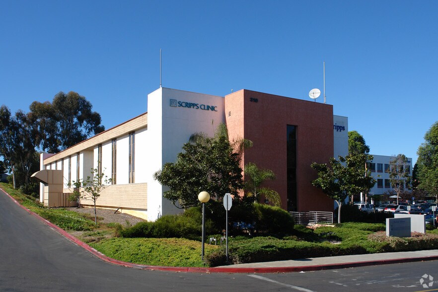 310 Santa Fe Dr, Encinitas, CA à louer - Photo de l’immeuble – Image 3 sur 8