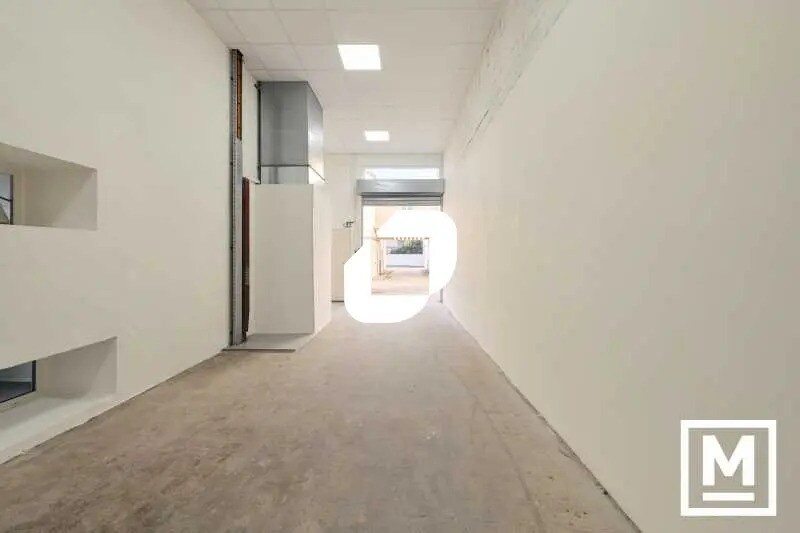 Local d’activités dans Montreuil à louer - Photo de l’immeuble – Image 2 sur 13