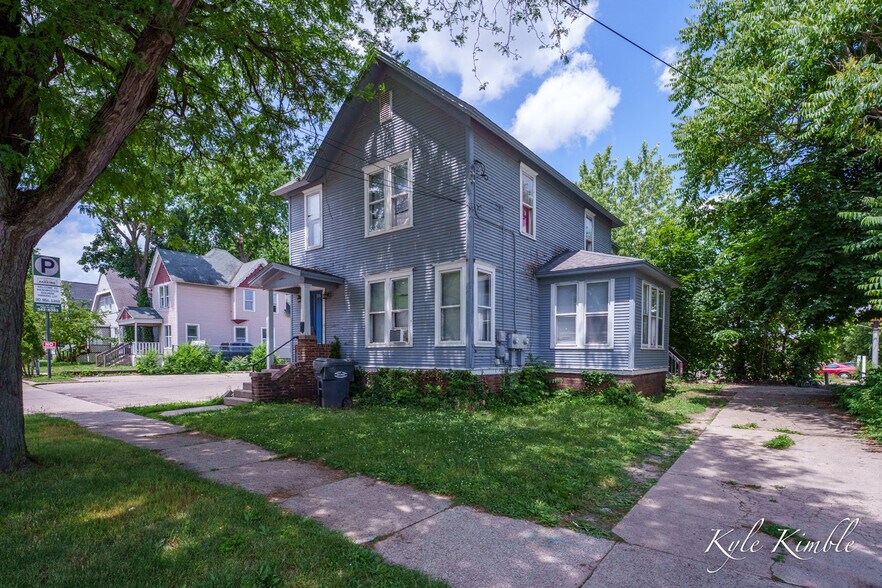 908 S Park St, Kalamazoo, MI à vendre - Photo de l’immeuble – Image 3 sur 19