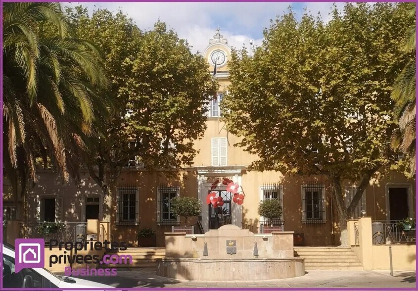 Industriel/Logistique dans Cogolin à vendre - Photo de l’immeuble – Image 2 sur 3