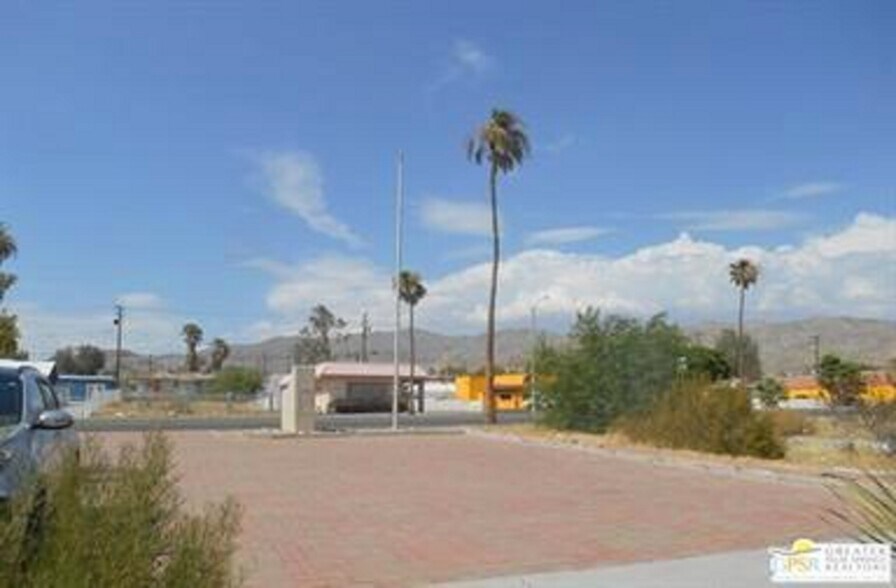 66337 Pierson Blvd, Desert Hot Springs, CA à louer - Photo de l’immeuble – Image 3 sur 16