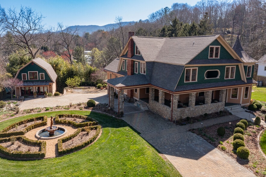 129 Woolsey Hts, Waynesville, NC à vendre - Photo de l’immeuble – Image 2 sur 41