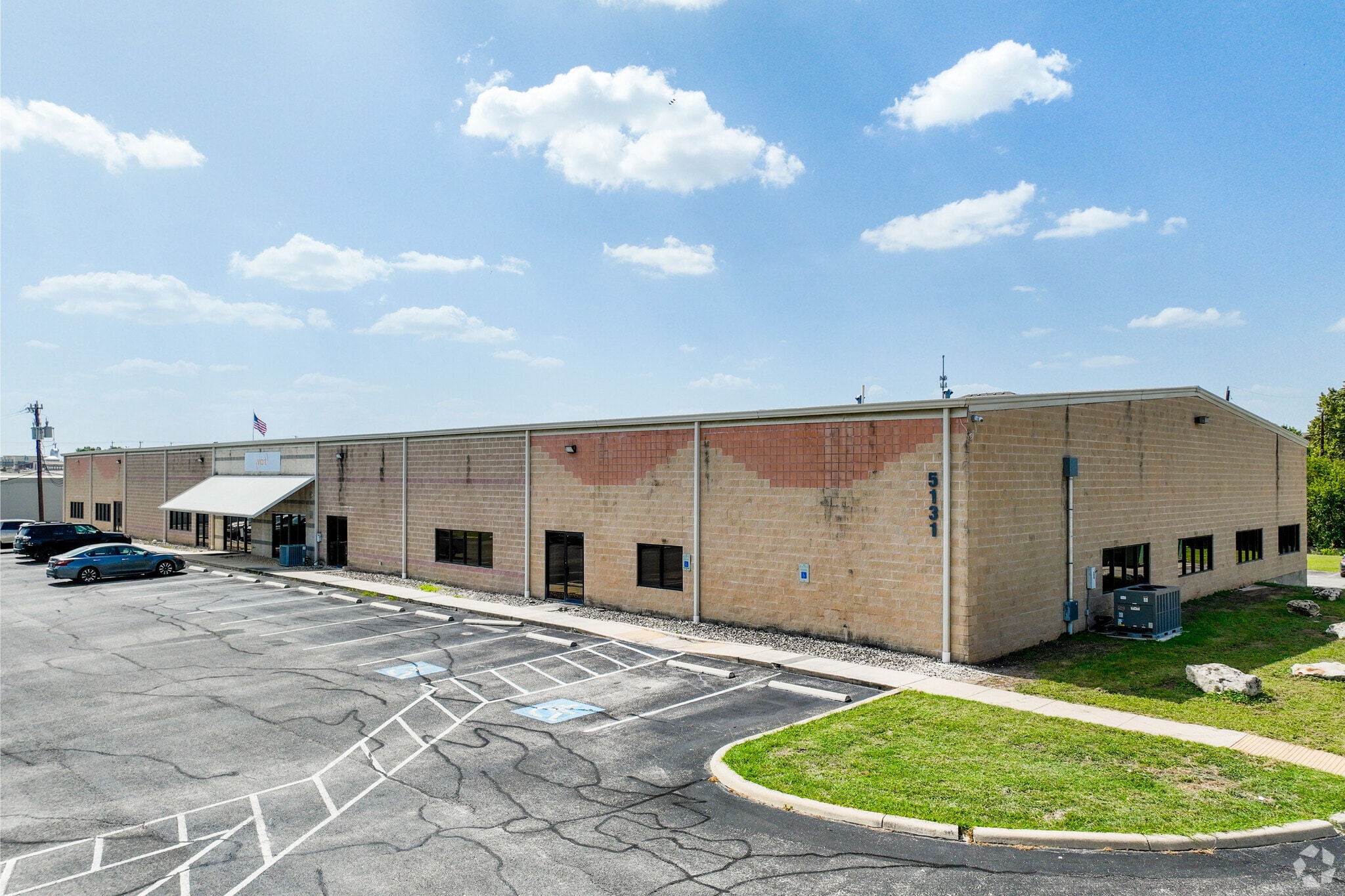 5119 Beckwith Blvd, San Antonio, TX à louer Photo de l’immeuble– Image 1 sur 5