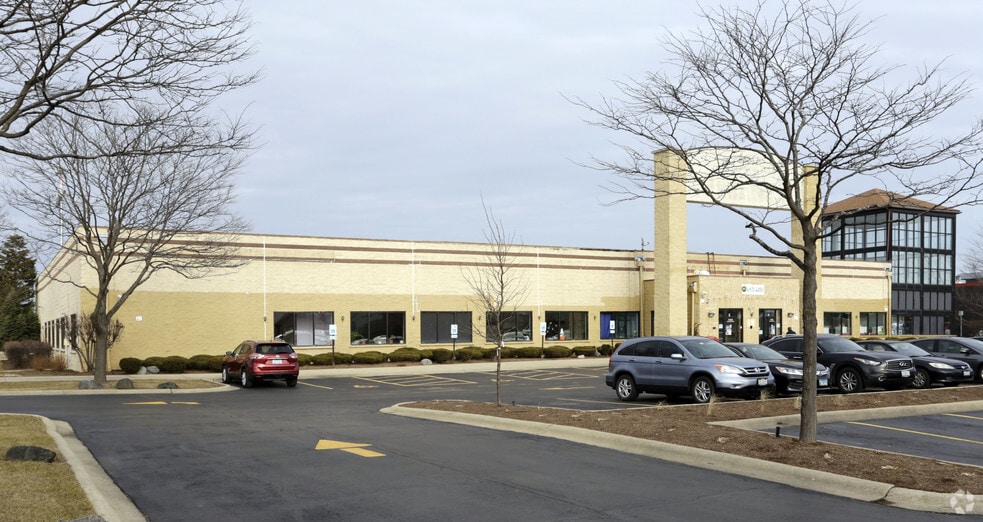 7455 Jensen Blvd, Hanover Park, IL à vendre - Photo principale – Image 1 sur 6