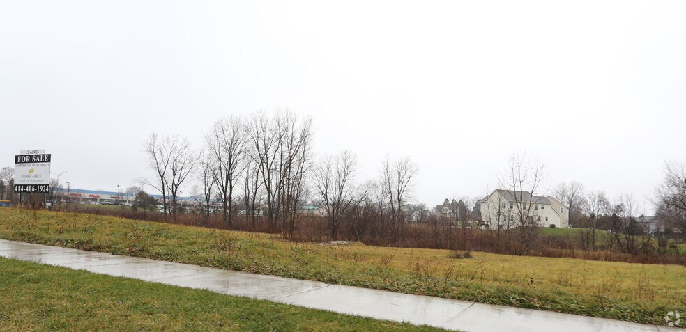 7041 S Pennsylvania Ave, Oak Creek, WI à vendre - Photo de l’immeuble – Image 3 sur 9
