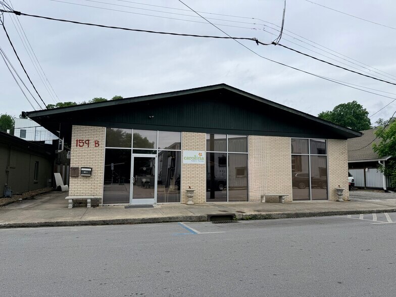 159 King St, Brevard, NC à louer - Photo de l’immeuble – Image 1 sur 3