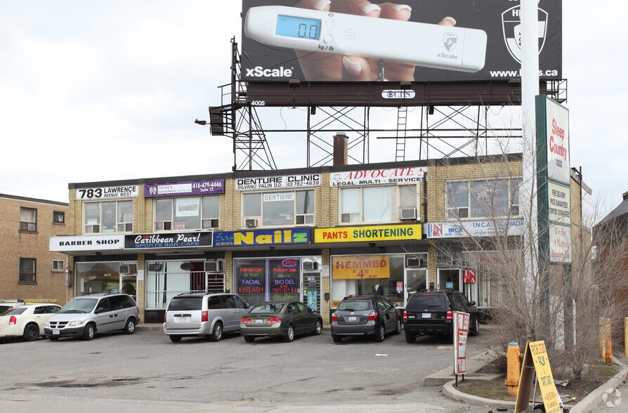 783-793 Lawrence Ave W, Toronto, ON à louer - Photo de l’immeuble – Image 2 sur 6