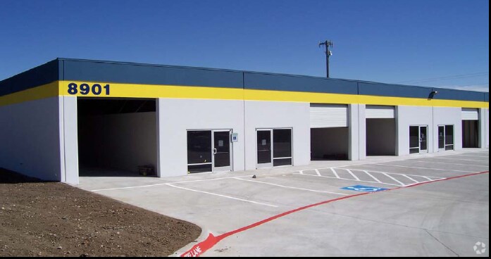 8901 West Fwy, Fort Worth, TX à louer - Photo de l’immeuble – Image 2 sur 4