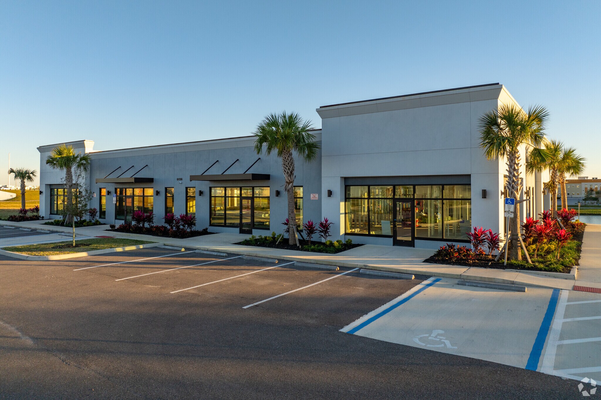 6156 Breslay Dr, Melbourne, FL à louer Photo de l’immeuble– Image 1 sur 8