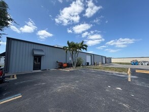 3150 Metro Pky, Fort Myers, FL à louer Photo intérieure– Image 2 sur 2