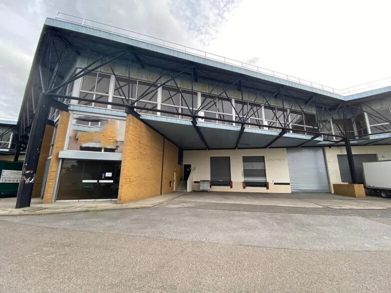 Industriel/Logistique dans Morangis à louer - Photo de l’immeuble – Image 3 sur 12