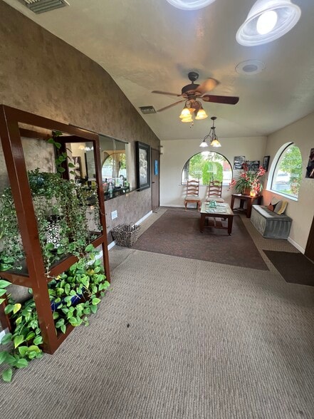 645 W 6th St, Reno, NV à vendre - Photo intérieure – Image 2 sur 6