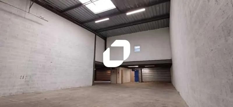 Local d'activités dans Aubergenville à vendre - Photo intérieure – Image 2 sur 9