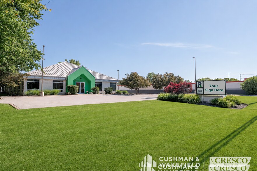 23701 Miles Rd, Warrensville Heights, OH à vendre - Photo de l’immeuble – Image 1 sur 9