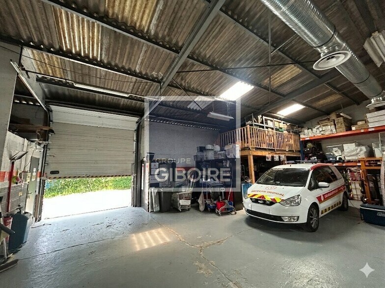 Industriel/Logistique dans Rennes à louer - Photo de l’immeuble – Image 3 sur 12