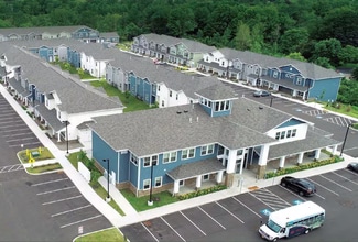 Plus de détails pour 7112 NY-104, Oswego, NY - Logement à vendre