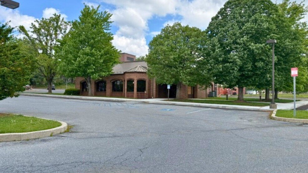 1995 Brookside Rd, Macungie, PA à louer - Photo de l’immeuble – Image 2 sur 9