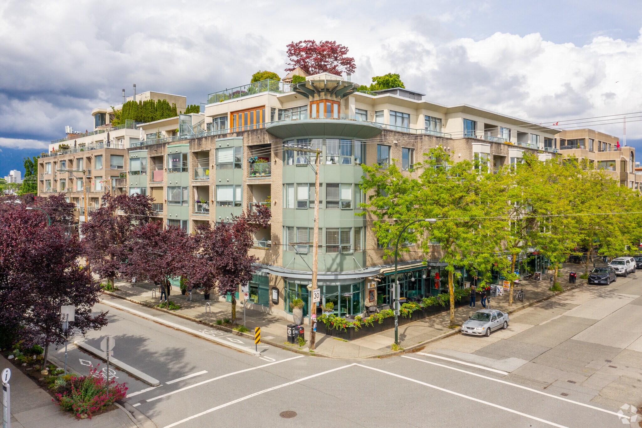 1835 1st Ave W, Vancouver, BC à vendre Photo principale– Image 1 sur 26
