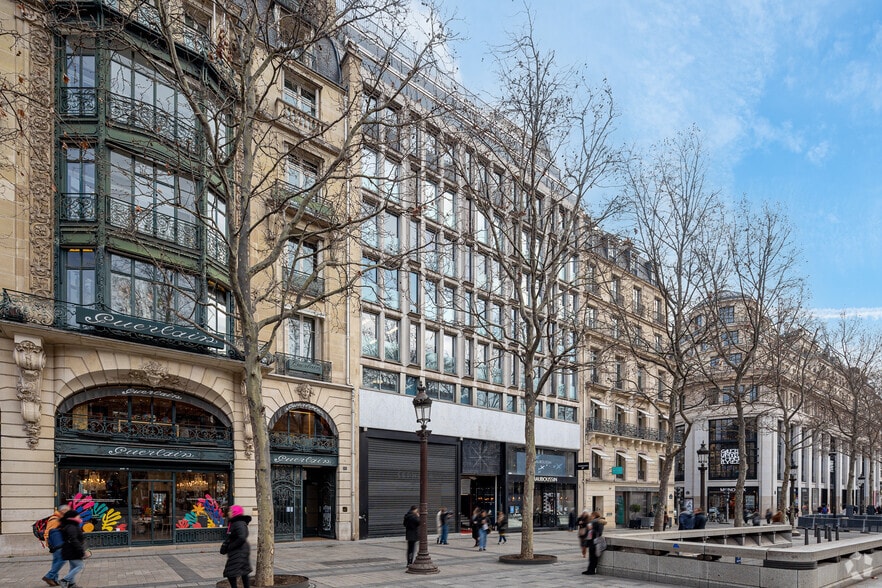 66 Av Des Champs Elysees, Paris à louer - Photo principale – Image 1 sur 17